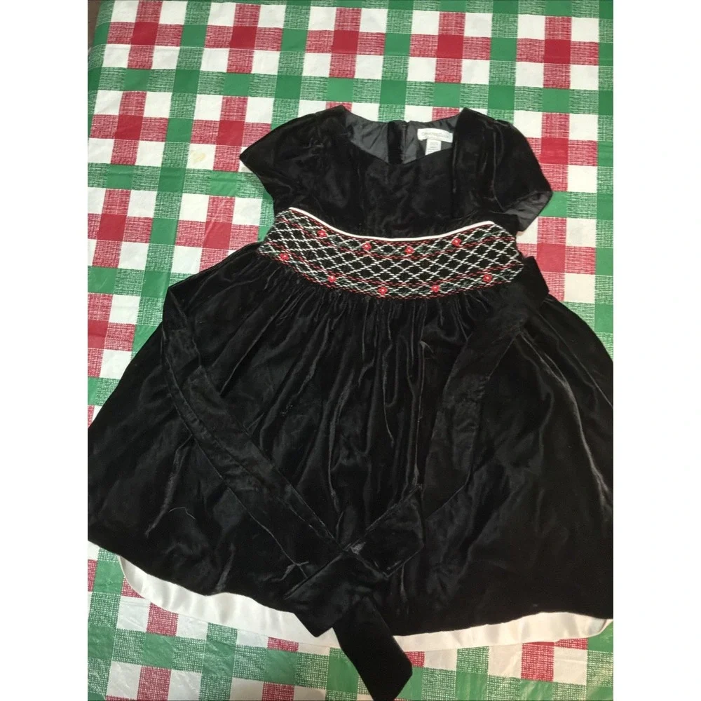 Charter Club Black Velvet Dress 2t Hand Smocked Flowers‎ Waistband